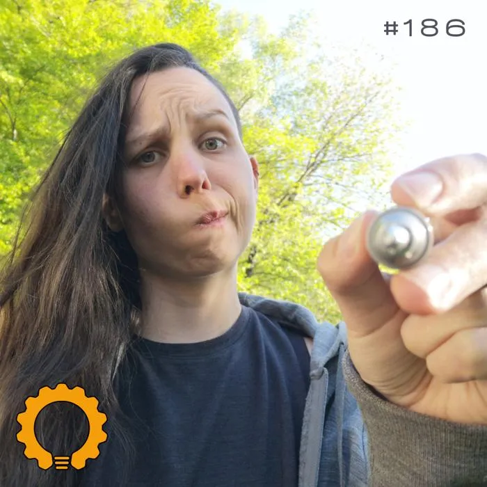 Engineering Kiosk Episode #186 Von CNC-Fräse bis RFID-Tag: Wenn Informatik zur Kunst wird mit Sabine Wieluch aka Bleeptrack