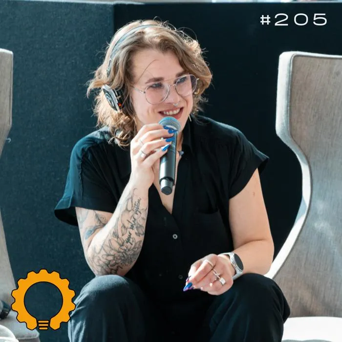 Engineering Kiosk Episode #205 Staff, Principal, WTF? Karriereleitern und Erwartungshaltungen mit Lena Reinhard